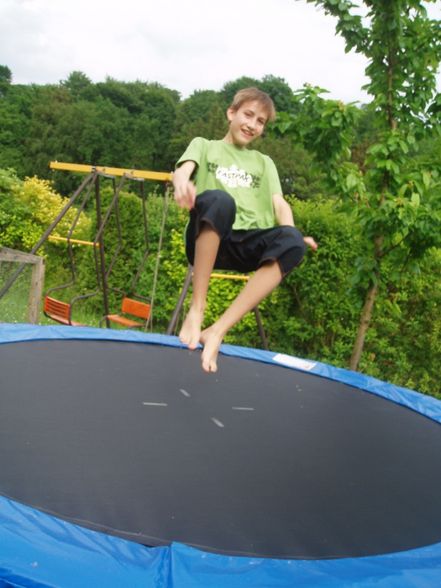 am Trampolin mit Eva und Elias - 