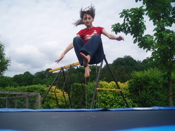 am Trampolin mit Eva und Elias - 