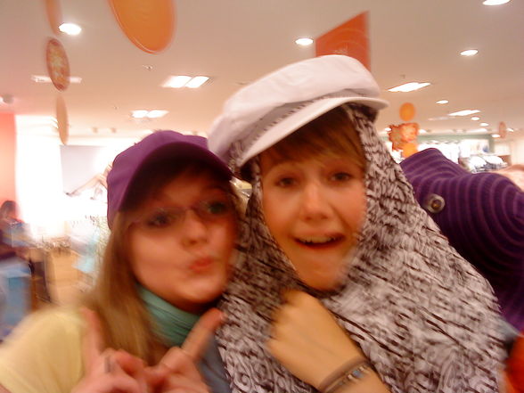 ii & Anschii beim ShoPPen - 