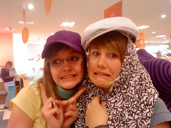 ii & Anschii beim ShoPPen - 