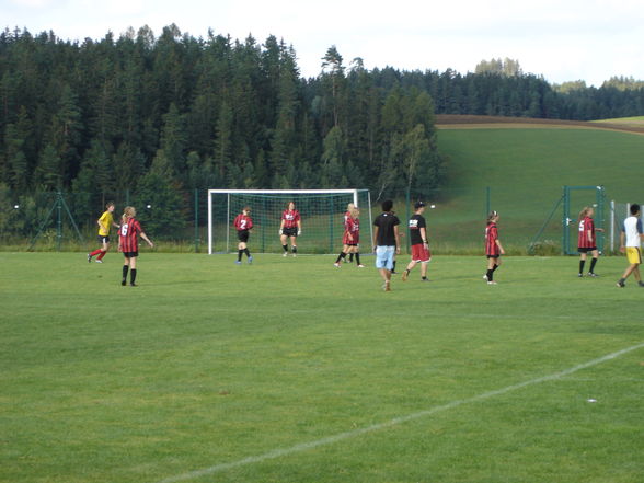 die Mädls am Ball - 