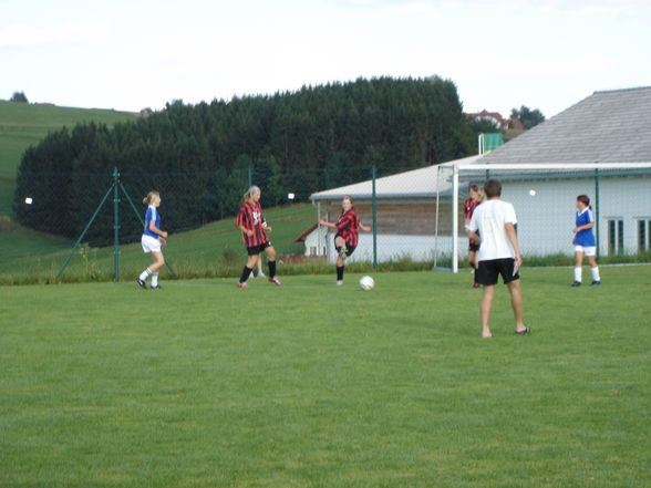 die Mädls am Ball - 