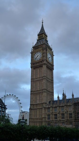 Big Ben and Houses of Parliament - 