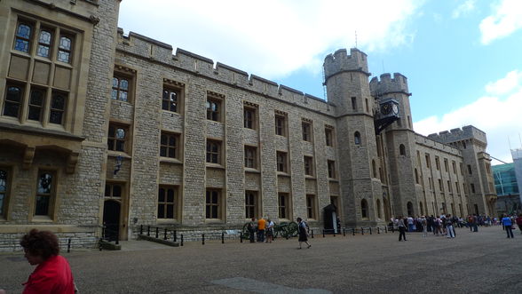 Tower Bridge and Tower of London - 