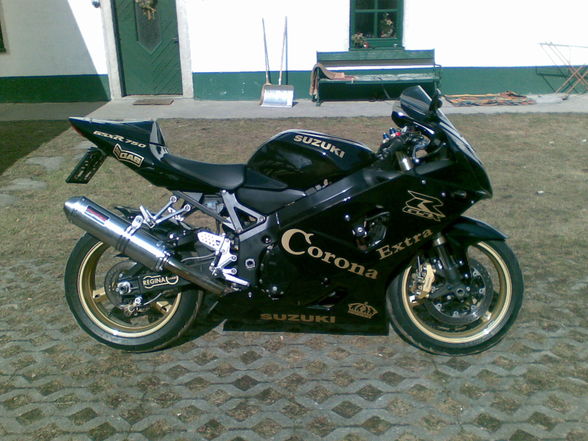  Gsx-R 750 corona extra  - 