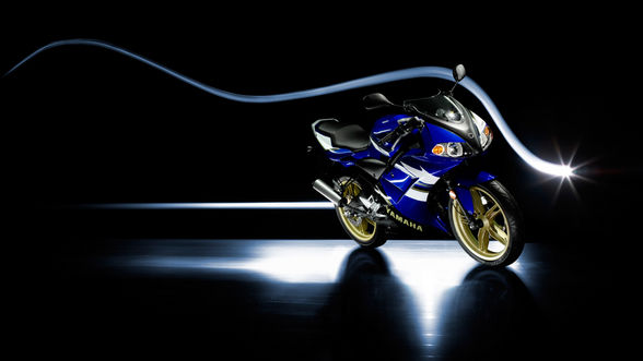 Yamaha r1..tzr..rossis bike - 