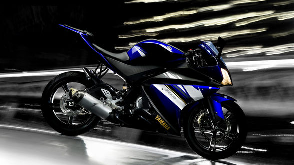 Yamaha r1..tzr..rossis bike - 