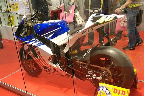 Yamaha r1..tzr..rossis bike - 