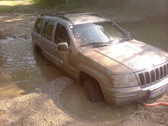 Jeep, gets you stuck even further - 