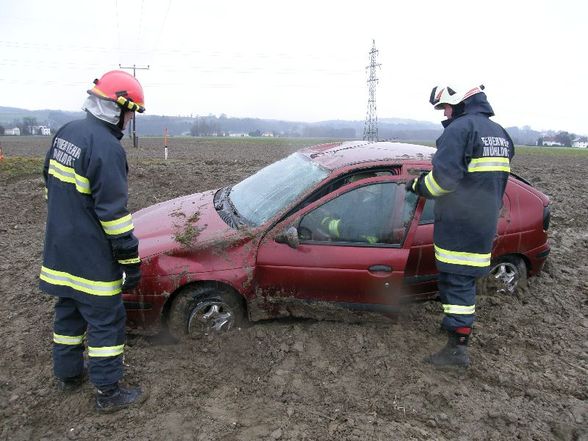 Fahrzeugbergung nach Überschlag - 