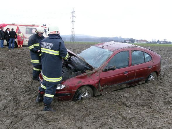 Fahrzeugbergung nach Überschlag - 