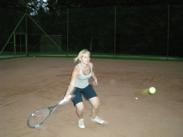 ** Tennis-Profi**  hihi - 