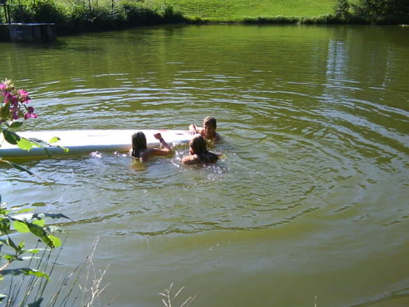 extremst geil mit vroni am teich  - 