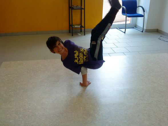 bBoy AiiiR FoRce - 