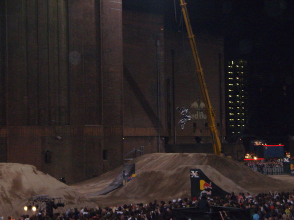 red bull X-fihgters (london) - 