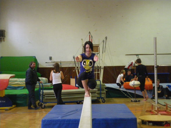 I LOVE GYMNASTICS!! - 