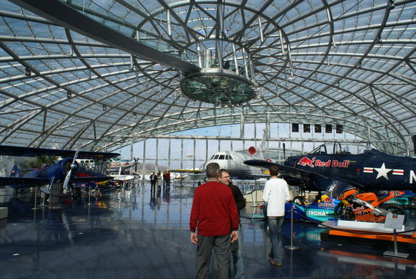 *HANGAR7* - 