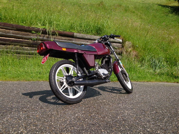 Mei Moped - 