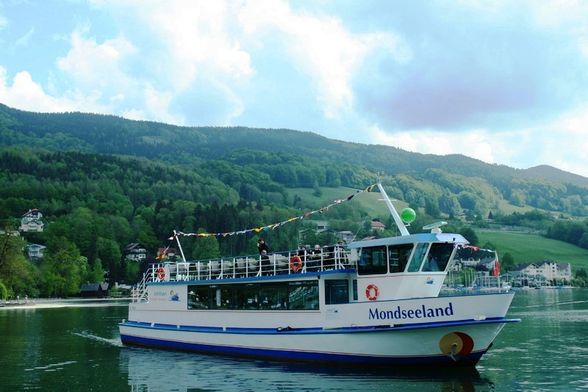 SCHIFF MONDSEELAND 3 MAI 09 - 