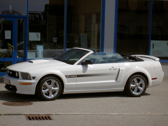 Ford Mustang - 