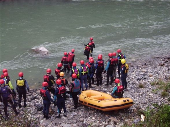 Fließwasser Rettungsschwimmer Ausbildung - 