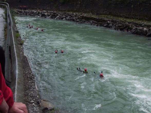 Fließwasser Rettungsschwimmer Ausbildung - 