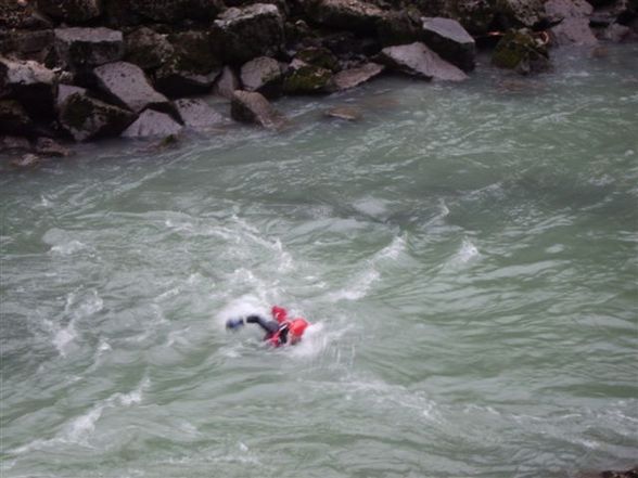 Fließwasser Rettungsschwimmer Ausbildung - 