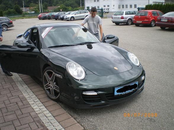 Porsche 911 Turbo S - 