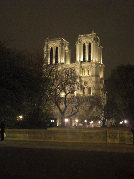 Paris By Night - 