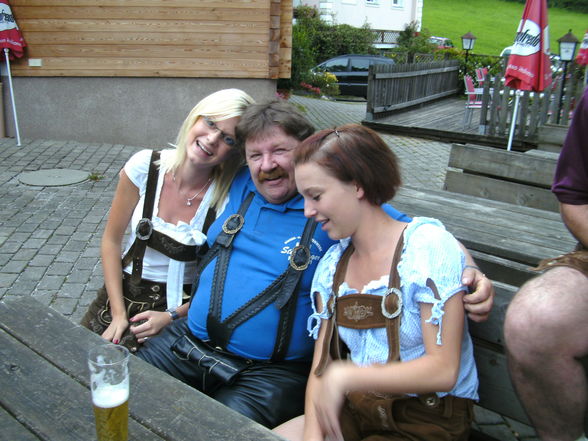 ... LEDERHOSENTREFF ... - 