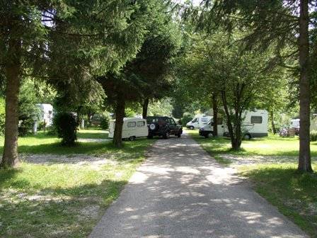 Der Campingplatz und unser Lokal.... - 