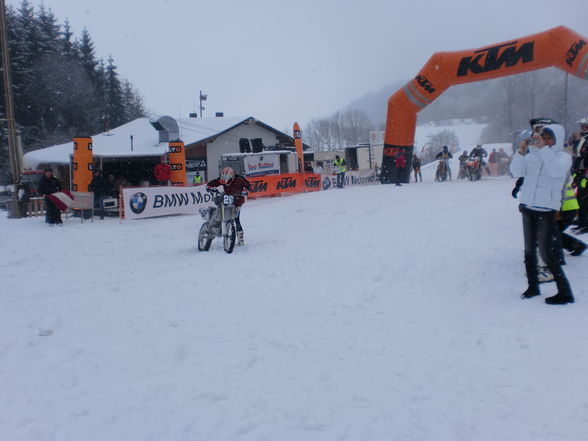 Snow speed hill race - 