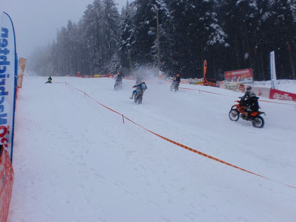 Snow speed hill race - 