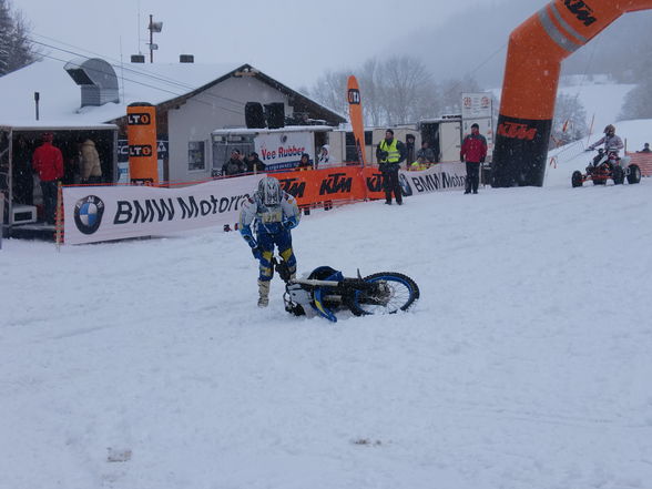 Snow speed hill race - 