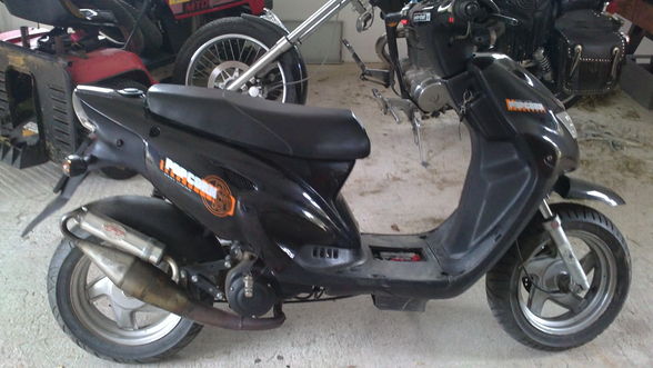 mei Moped - 