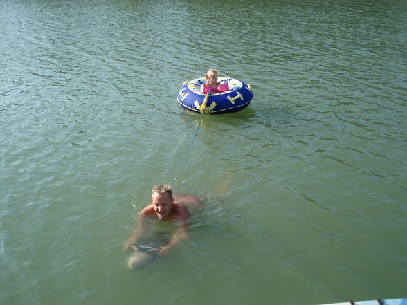 Boot fahren auf der Donau bei (Ybbs) - 