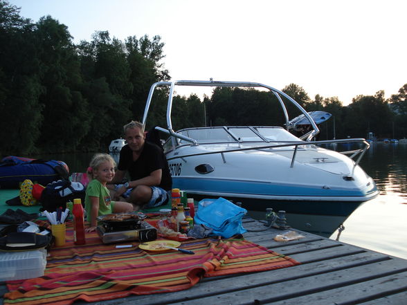 Boot fahren auf der Donau bei (Ybbs) - 