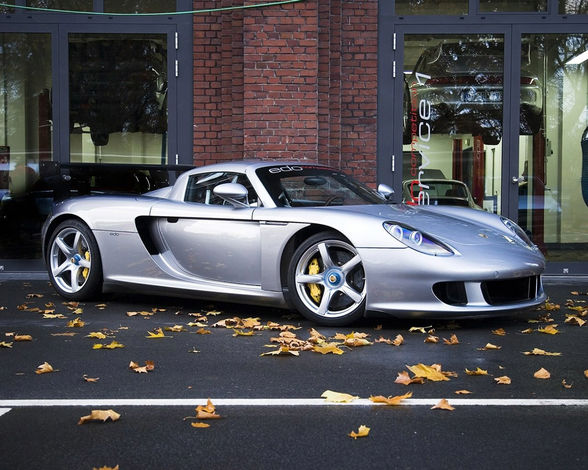 Porsche Carrera GT - 