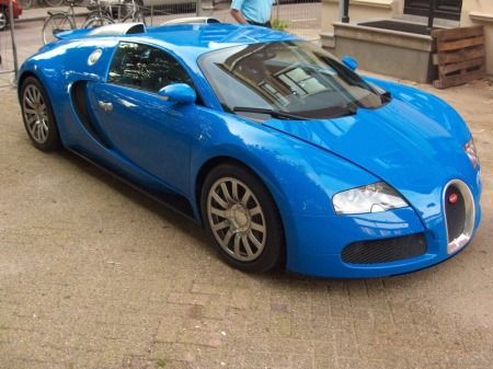 Bugatti Veyron - 