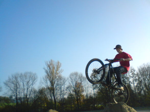 Dirt Jumping in ST.PETER/AU - 