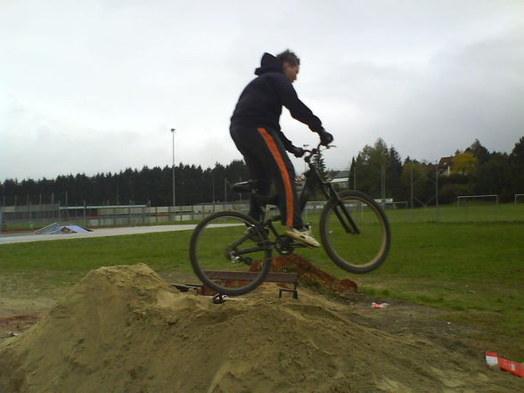 Dirt Jumping in ST.PETER/AU - 