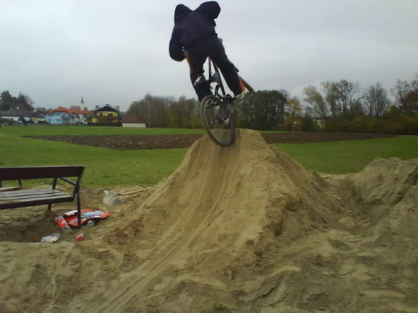 Dirt Jumping in ST.PETER/AU - 