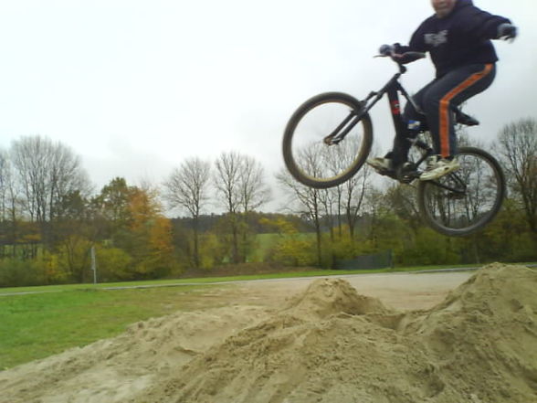 Dirt Jumping in ST.PETER/AU - 