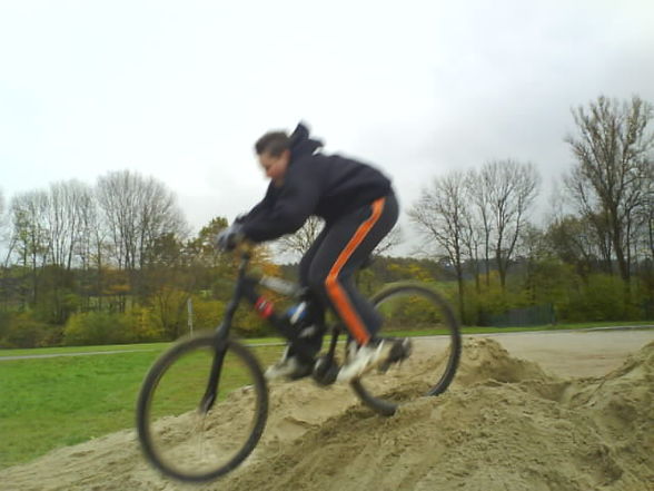 Dirt Jumping in ST.PETER/AU - 