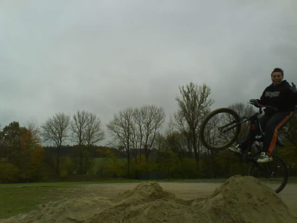 Dirt Jumping in ST.PETER/AU - 