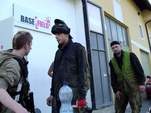 Basefield :) Paintball "spielen" - 