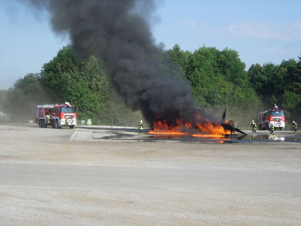 AUSTRIAN AIR FORCE FIRE FIGHTER - 