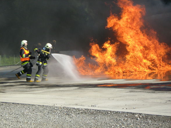 AUSTRIAN AIR FORCE FIRE FIGHTER - 