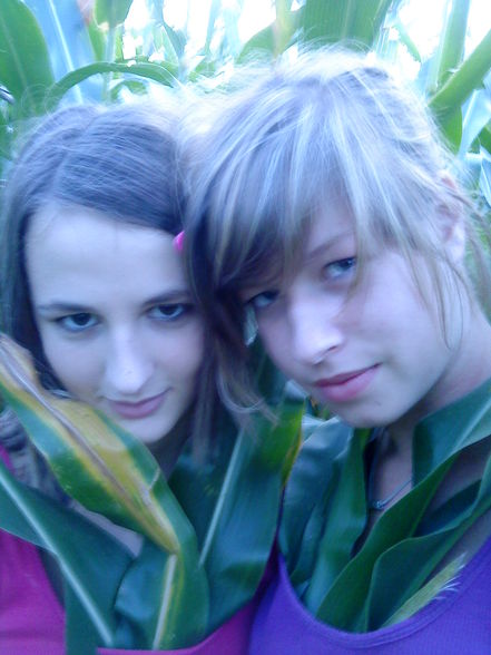 my best friend and i im Kukaruzfeld!!  - 