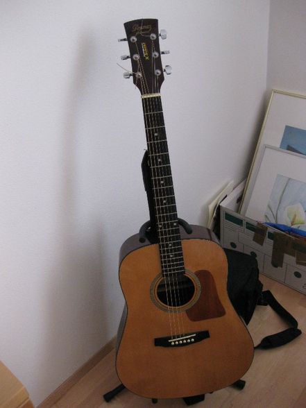 Gitarre, WG-Zimmer, Camera, Schule... - 